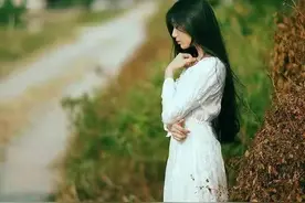 弟媳妇偷拍我的文件，老公请她喝了一次茶，她感谢我一生图片