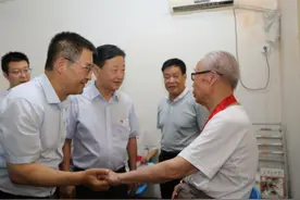 陕西省中医药研究院陕西省中医医院举行“光荣在党50年”纪念章颁发仪式图片