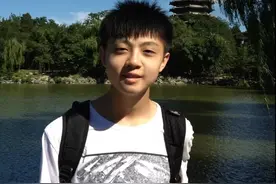 他15岁拒清华上北大，熬夜苦学摔出脑震荡，19岁弃牛津上哥大图片