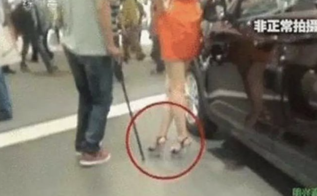 排行榜Top1的APP，公然传授“偷拍”女性技巧？！真把生活当AV了