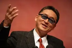 王小屯与李敖恋爱被学校得知，系主任：损害文化大学的形象和声誉图片