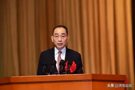 中联重科董事长詹纯新：这份荣誉是对我们工作的充分肯定和莫大鼓舞图片
