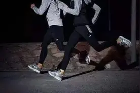 夜跑减肥的正确方法，掌握这7个小诀窍图片