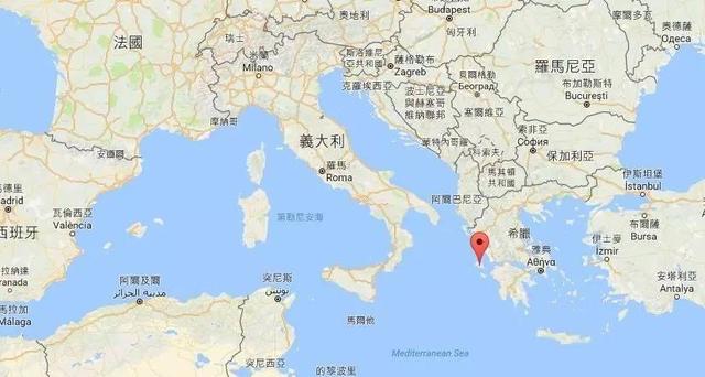 潜艇炸沉后，52米深的海底他是如何逃生的