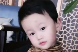 杨清柠与王乐乐分手两年，儿子越来越像爸爸就如一个模子刻出来的图片