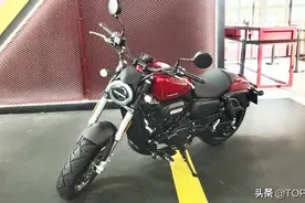 QJMOTOR闪300皮带版即将上市 价格贵3000块？图片