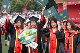高考分数没到本科线，除了复读，这3个办法也可以冲本科图片