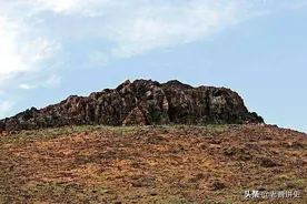 外蒙悬崖现神秘文字，专家20年解读，终于还原千年前历史真相图片