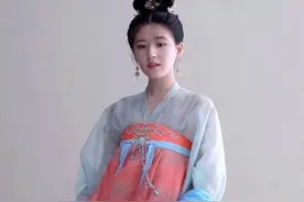 网红在《长歌行》里演宫女，与赵露思同框颜值被吊打，网友：有壁图片