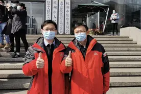 看到病人偷偷抹泪，值班医护却为之兴奋？“感激医生帮我打开了一扇窗，让阳光又能照射进我的生活。”图片