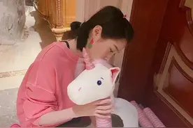 被曝月底跟鹿晗官宣分手，关晓彤用爱宠账号发文：要学会坚强图片