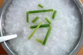 22岁女生不靠父母日入一万？这女生也太逗了吧，哈哈图片