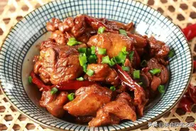 啤酒鸭的正宗做法 大厨的秘制配方 肉香汁浓 吃一口满嘴香 收藏哦图片