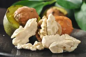 新鲜核桃到底有多好吃？图片