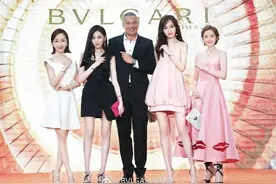 头大的女生，总是比较惨图片