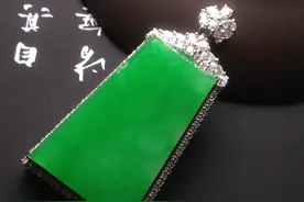 「无事最可贵」价值5635万的翡翠无事牌，算不算物超所值？图片