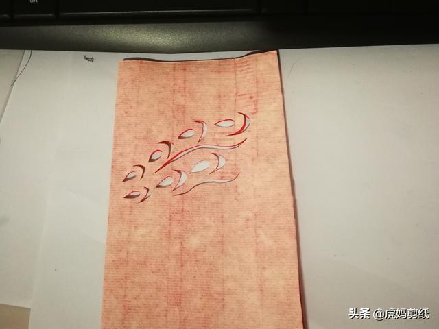 蝴蝶剪纸一点儿也不难,快来试试吧