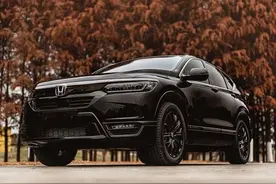 够帅！本田皓影四驱幻夜版，动力充沛也省油，还配脚踢式尾门图片