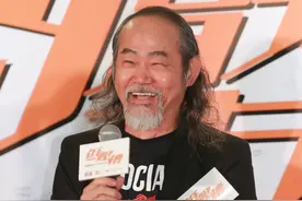 69岁元华为儿子拍好莱坞电影，已半隐半退长居国外，享受弄孙为乐图片