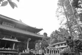 都江堰市普照寺致敬英雄，共悼逝者，山河无恙，世间皆安图片