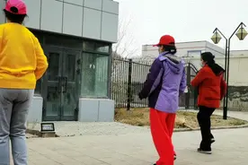 【收获与梦想】北彩门社区李月英的退休生活：舞出别样夕阳红图片