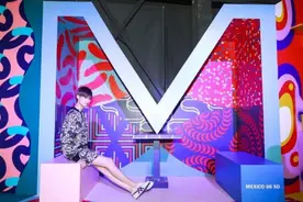 李宇春代言鬼冢虎，上脚经典款大秀美腿，就连杨幂都要甘拜下风图片