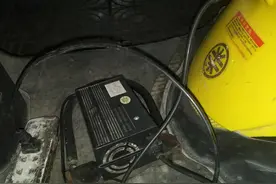 电动车电瓶饿死了，师傅教你2个激活方法，轻松解决亏损的问题图片