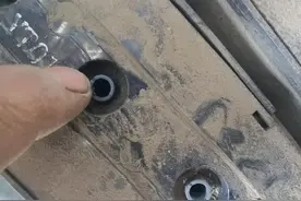 为什么有些电动车电瓶加水后立即报废，专业师傅告诉你真正的原因图片