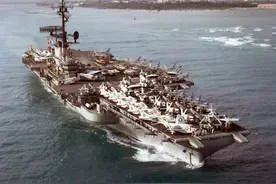 1964年解放军潜艇秘密近台，42天极限潜航，一张糖纸引发保密教育图片