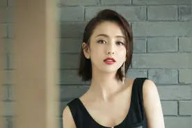 奇怪的佟丽娅：不惧长相被嘲，丈夫夜会门不闹，为何总被说自卑？图片
