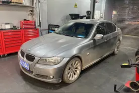 怪兽修车：翻新"残破不堪"的10年宝马E90，满血复活变新车图片