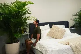 澳女子太痴迷绿植，丈夫很崩溃，网上吐槽网友出点子轻松解决难题图片