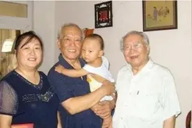 30岁保姆与70岁大爷相恋，不顾一切与其结婚生子，网友：爱无界限图片