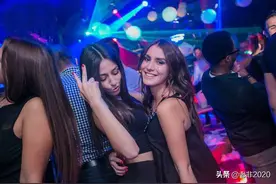 保加利亚的玫瑰精油女孩擅长推销：中国朋友，你有女朋友吗？图片