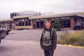 俄空降兵突袭科索沃机场，令北约措手不及，改变命运的一次亮剑图片