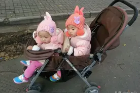 爸爸姓“公”，得知双胞胎名字，上户人员称赞：有文化图片