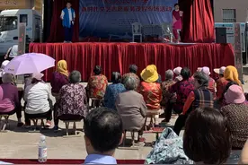 胶州市举行文艺志愿活动进乡村茂腔专场演出图片