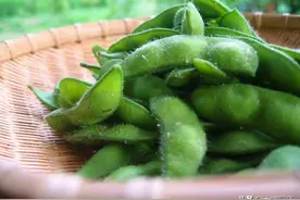 保存毛豆，老奶奶教我一招，不洗不煮，一次买50斤冻起来，特新鲜图片