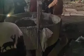 湖南一女童误入搅拌机被重伤昏迷，孩子父亲：工地没围挡无人看守图片