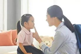 孩子被吼后，会闭嘴还是顶嘴？两种反应，暗示两种不同的人生图片