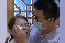 错换人生28年为啥许妈哭得悲切，因儿让妈不满意，心酸委屈久压抑图片