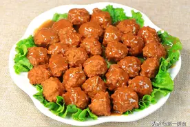 肉丸子好吃有诀窍，厨师长教你饭店秘制做法，香糯Q弹，久煮不散图片