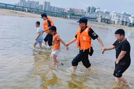 赣州大批学生被警方强制上岸！快看是谁家孩子图片