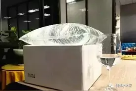 扔掉瓶子和桶吧！饮用水改换“袋”了   订水热线0354－2078877图片
