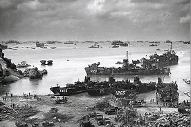 美日最惨战役！10万日军血战50万美军，逼得美国扔下原子弹图片