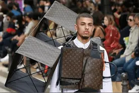 奢侈品还卖手机壳？45款大牌手机壳盘点图片