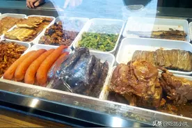 济南这家熟食店有近百年历史，猪蹄涨到了58，买的人络绎不绝图片