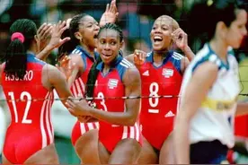 比赛间隙抽空生个娃，多年前早有先例！杨希和郎平看呆了图片