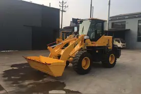 使用范围广泛的微型铲车，满足各大工程的使用需求图片