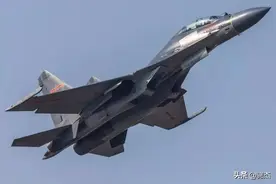 中国国产版的E/A-18“咆哮者”——歼-16战斗轰炸机图片